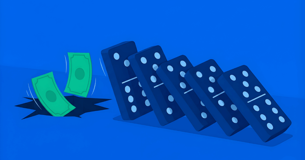Efecto dominó que representa cómo los procesos manuales en las PYMEs provocan errores y pérdidas de dinero, con fichas cayendo y billetes volando.