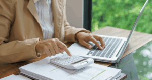 Cierre contable 2025 PYMES: proceso organizado vs caótico, empresario confiado, fechas clave DGI Panamá